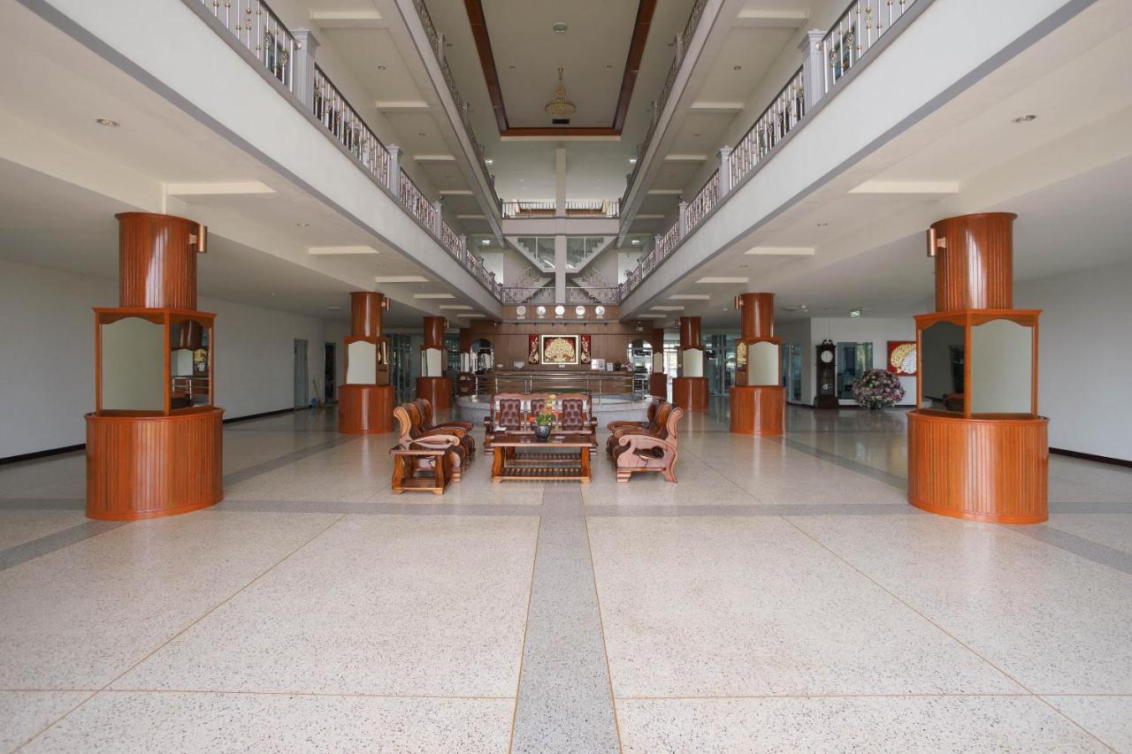 Oyo 75394 Sakthong Grand Hotel Chiang Khong Exterior foto