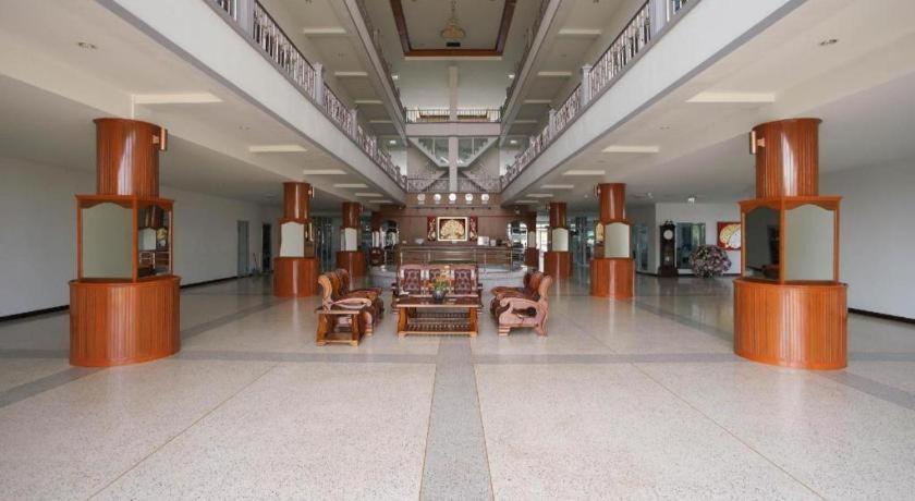 Oyo 75394 Sakthong Grand Hotel Chiang Khong Exterior foto