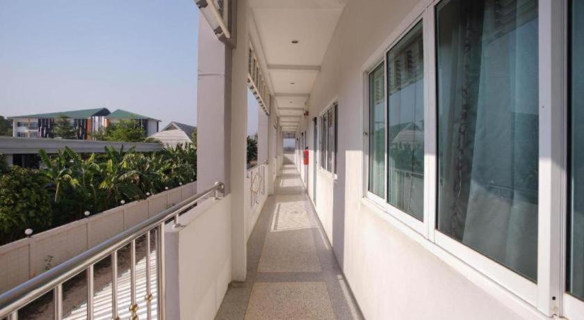 Oyo 75394 Sakthong Grand Hotel Chiang Khong Exterior foto